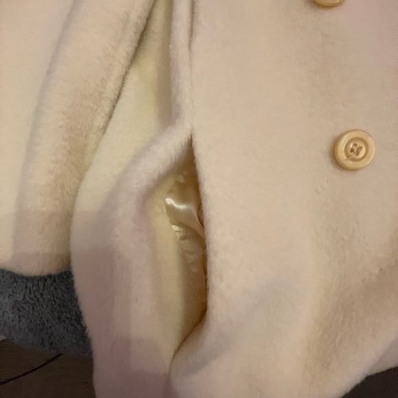 WOMENS..VTG. CREME..”PACESETTER” 100% wOOL DOUBLE BREAST PLEATED MAXI COAT - Picture 9 of 13